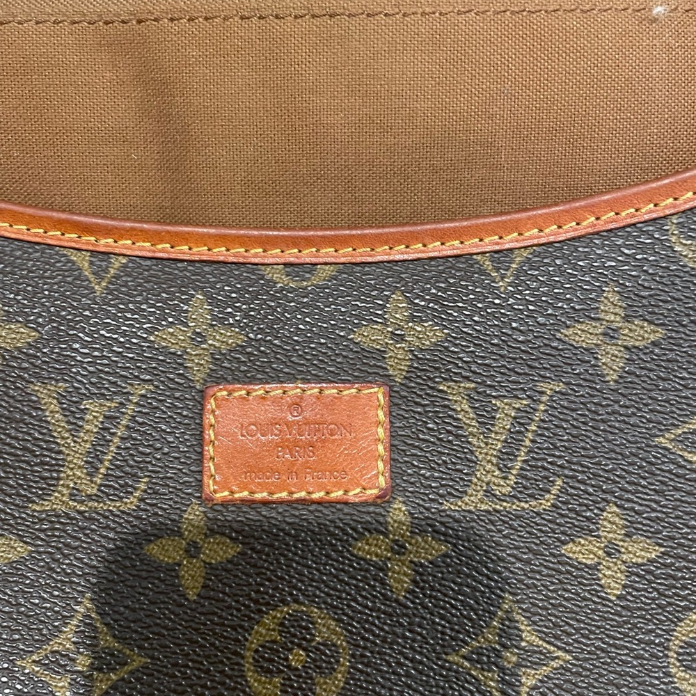 Authentic Louis Vuitton messenger bag